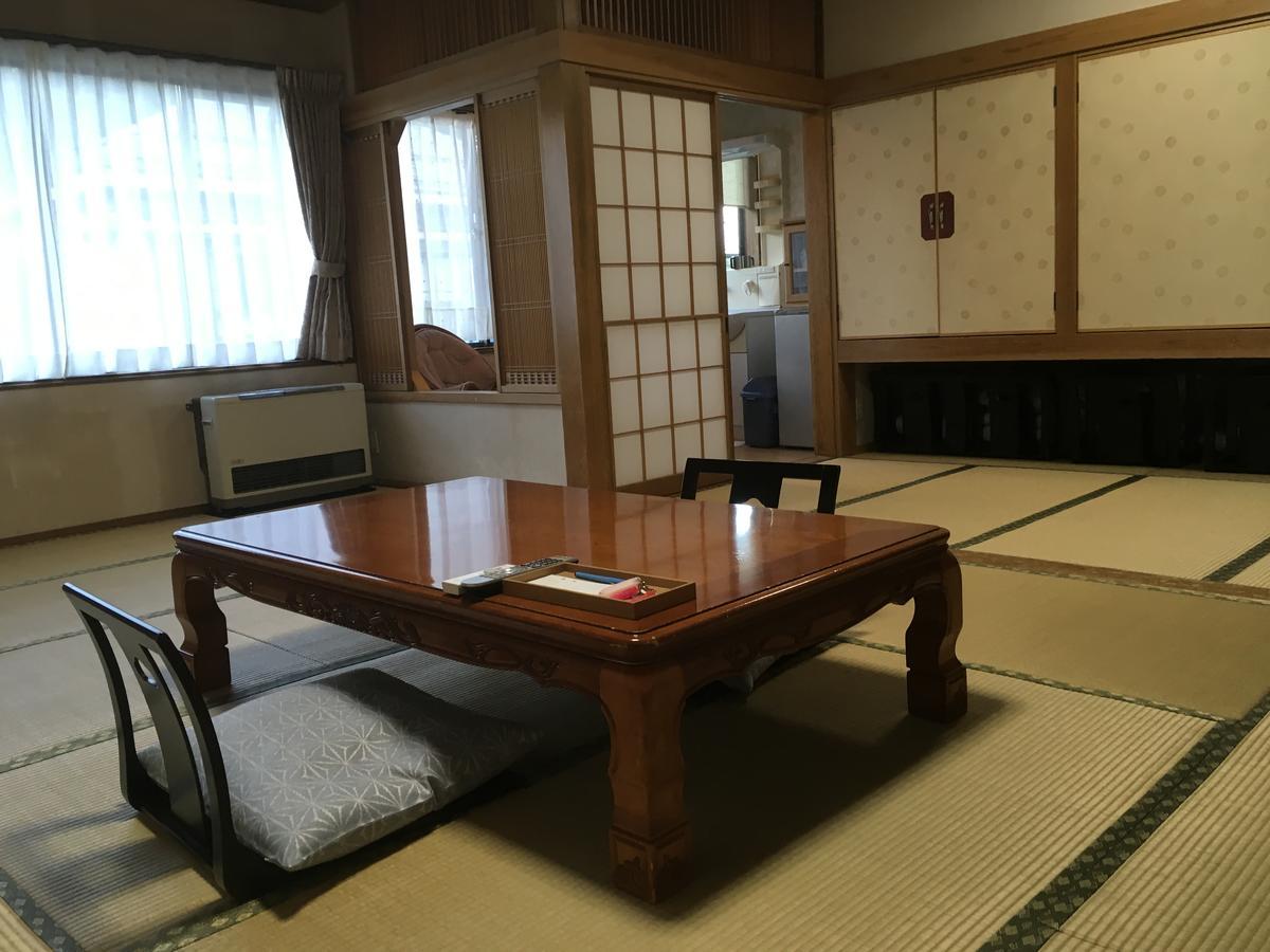 Ryokan Hayato Tsuruoka Exterior photo
